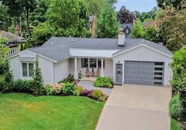 Photo 1 of Sale Pending at 818 Iroquois Dr Se, Grand Rapids, MI 49506 | MLS# 65026039266 | Listing updated on 2026-08-04
