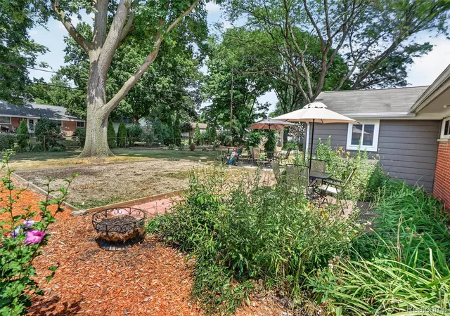 2nd image of 41008 Hollydale, Novi, MI 48375 | MLS# 20261059237