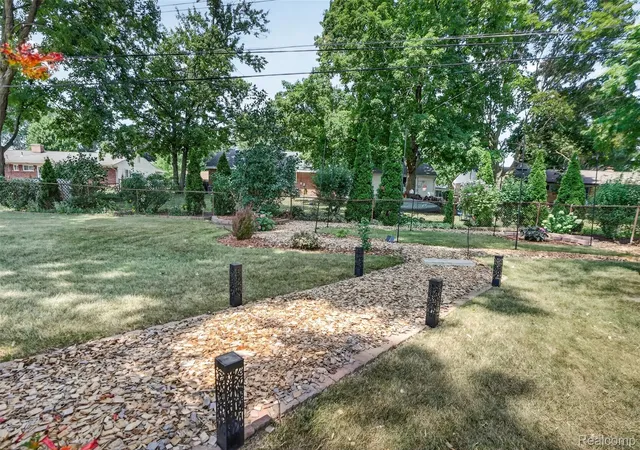 4th image of 41008 Hollydale, Novi, MI 48375 | MLS# 20261059237