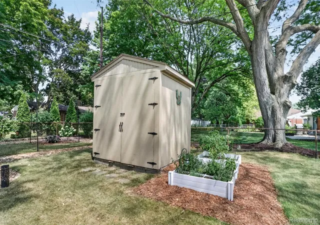 5th image of 41008 Hollydale, Novi, MI 48375 | MLS# 20261059237