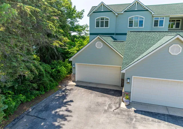 3rd image of 110 Ames St, Elk Rapids, MI 49629