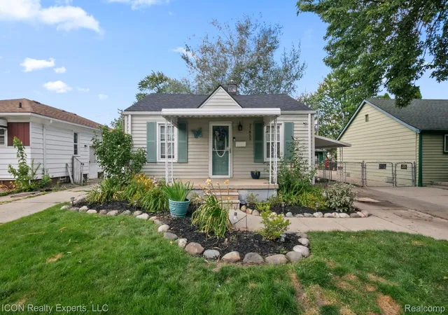 Photo 1 of Sale Pending at 27855 Kaufman St, Roseville, MI 48066 | MLS# 20261059239 | Listing updated on 2026-08-28