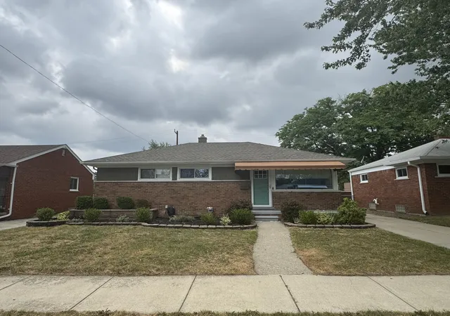 Photo 1 of Single family home for sale at 25147 Collingwood St, Roseville, MI 48066 | MLS# 81026039288 | Listing updated on 2026-09-18