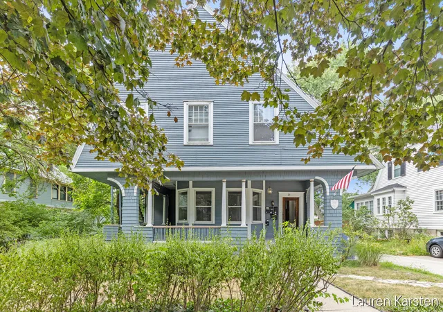 Photo 1 of Sale Pending at 21 Prospect Ave Se, Grand Rapids, MI 49503 | MLS# 65026039293 | Listing updated on 2026-08-26