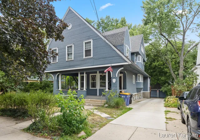 Listing Photo 2 - Condo for sale in building located at 21 Prospect Ave SE, Grand Rapids, MI 49503