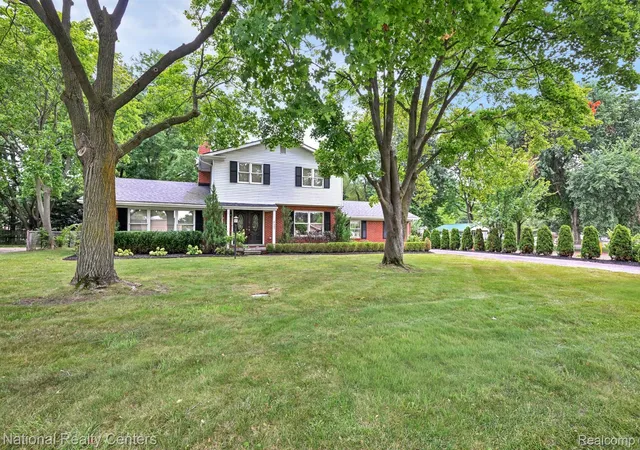 2nd image of 585 S Sheldon Rd, Plymouth, MI 48170 | MLS# 20261059263