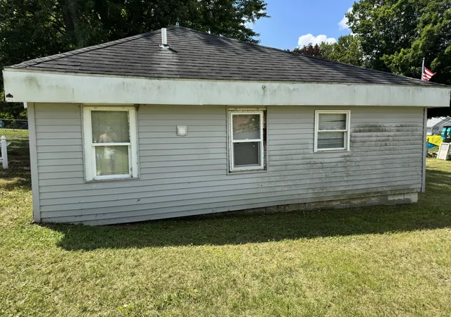 Photo 2 of Single family home for sale at 141 Goodell St, Colon, MI 49040 | MLS# 65026039298 | Listing updated on 2026-07-30