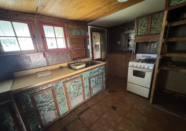 Photo 3 of Single family home for sale at 141 Goodell St, Colon, MI 49040 | MLS# 65026039298 | Listing updated on 2026-07-30