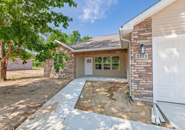 2nd image of 2771 Gady Pines Dr, Adrian, MI 49221 | MLS# 81026039302
