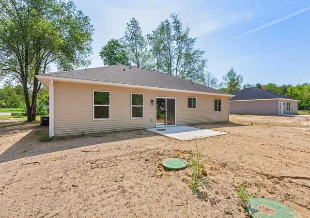 3rd image of 2771 Gady Pines Dr, Adrian, MI 49221 | MLS# 81026039302