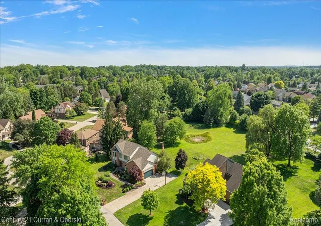 5th image of 37125 Fox Gln, Farmington Hills, MI 48331 | MLS# 20261059278