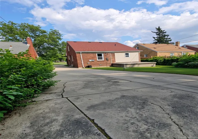 Photo 4 of Single family home for sale at 18051 Stansbury St, Detroit, MI 48235 | MLS# 20261059279 | Listing updated on 2026-07-30