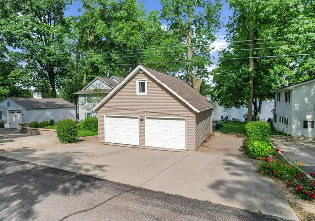 Photo 3 of Single family home for sale at 173 Dons Dr, Quincy, MI 49082 | MLS# 62026039308 | Listing updated on 2026-09-11