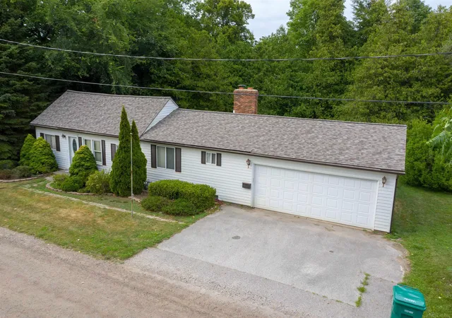Photo 3 of Single family home for sale at 7257 Forest Dr, Lexington, MI 48450 | MLS# 58050216634 | Listing updated on 2026-08-19
