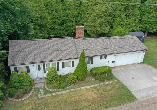 Photo 4 of Single family home for sale at 7257 Forest Dr, Lexington, MI 48450 | MLS# 58050216634 | Listing updated on 2026-08-19