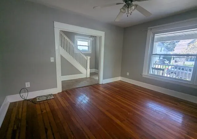 2nd image of 223 Woodlawn Ave, Lansing, MI 48910 | MLS# 81026039309