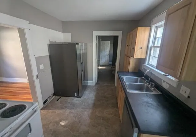 4th image of 223 Woodlawn Ave, Lansing, MI 48910 | MLS# 81026039309
