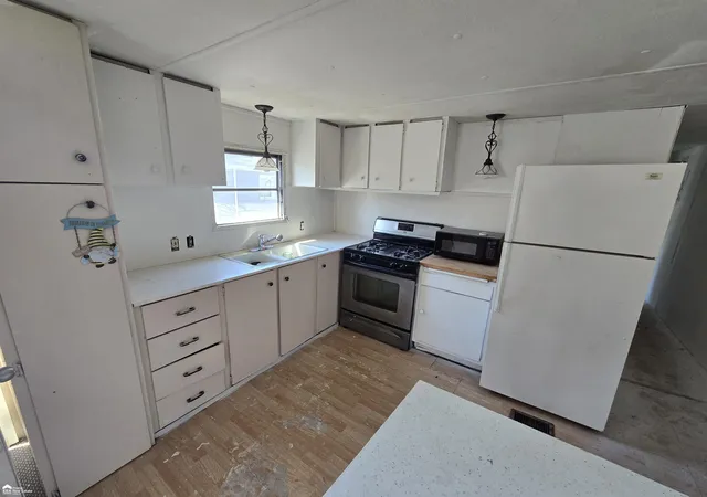 2nd image of 213 E Oak St, Saint Charles, MI 48655 | MLS# 5050216637