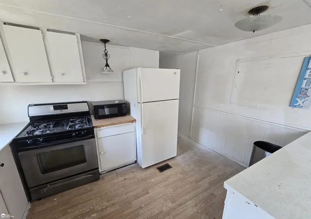 Photo 3 of Single family home for sale at 213 E Oak St, Saint Charles, MI 48655 | MLS# 5050216637 | Listing updated on 2026-07-31