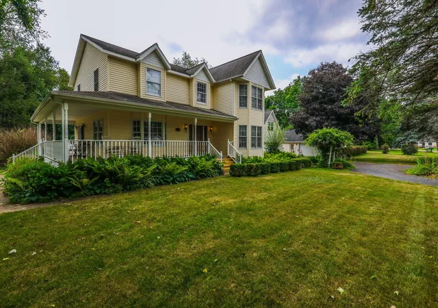 Photo 3 of Single family home for sale at 4961 Beechwood Dr, Delton, MI 49046 | MLS# 81026039314 | Listing updated on 2026-09-04