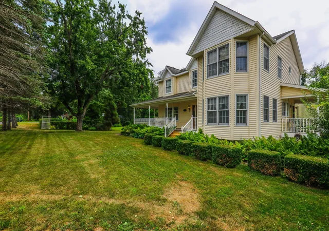 Photo 4 of Single family home for sale at 4961 Beechwood Dr, Delton, MI 49046 | MLS# 81026039314 | Listing updated on 2026-09-04