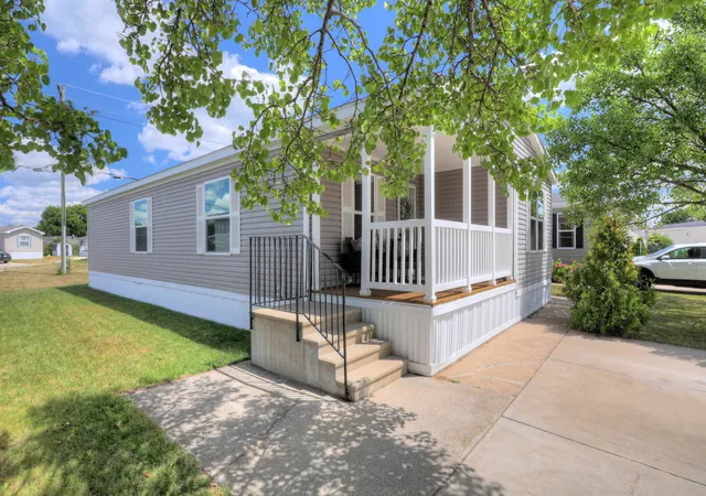 2nd image of 3496 Meadow Lark Ln #174, Zeeland, MI 49464 | MLS# 71026039313
