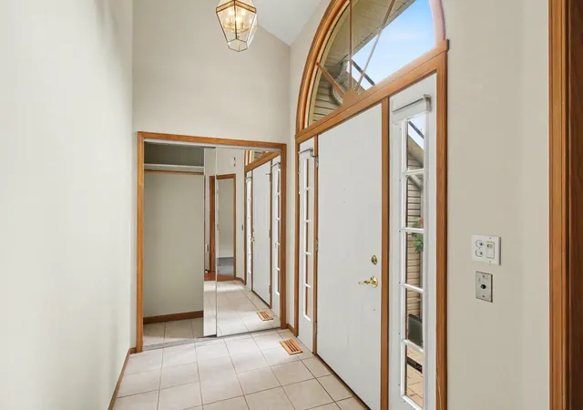 3rd image of 1457 Indian Trl, Milford, MI 48380 | MLS# 81026039316