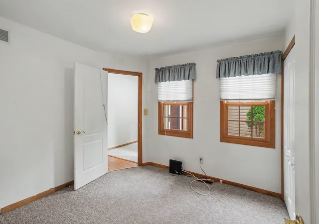 4th image of 1457 Indian Trl, Milford, MI 48380 | MLS# 81026039316