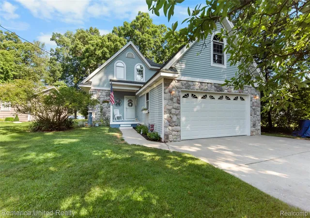 Photo 1 of Single family home for sale at 1491 Division Dr, Hartland, MI 48353 | MLS# 20261059289 | Listing updated on 2026-09-09