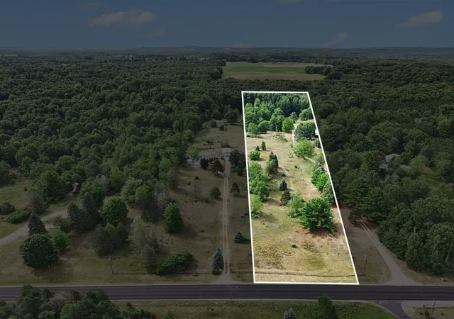 28th image of 6809 W Deer Rd, Mears, MI 49436 | MLS# 65026039330