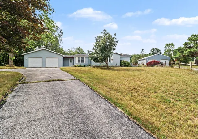 3rd image of 6809 W Deer Rd, Mears, MI 49436 | MLS# 65026039330