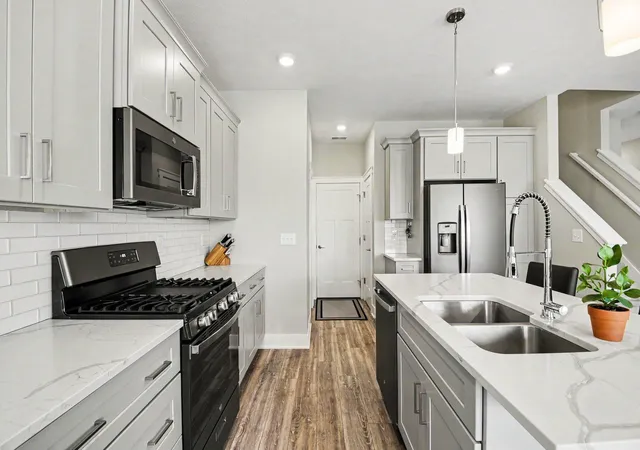 3rd image of 3383 Kings River St Sw, Kent, MI 49418