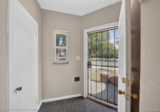 Photo 3 of Single family home for sale at 6420 London St, Detroit, MI 48221 | MLS# 20261059301 | Listing updated on 2026-09-12