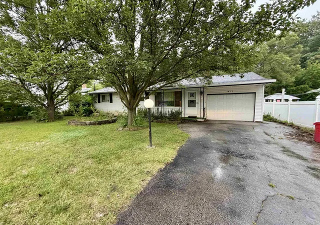 Photo 1 of Single family home for sale at 1871 Joy Rd, Saginaw, MI 48601 | MLS# 61050216644 | Listing updated on 2026-09-16