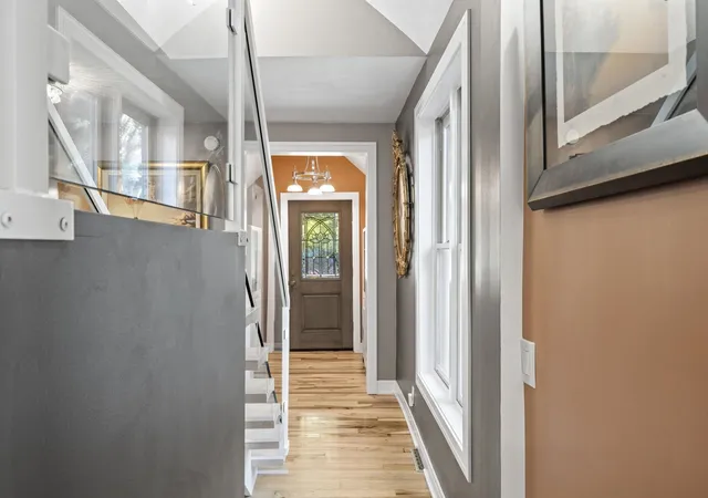 4th image of 723 Washington St, Traverse City, MI 49686 | MLS# 78080071686