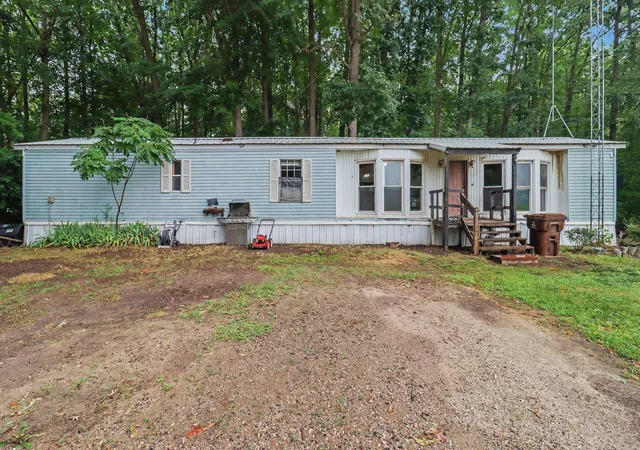 1st image of 14372 Deaner Rd, Howard City, MI 49329 | MLS# 65026039335