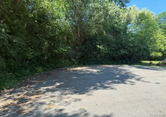 Photo 2 of Land for sale at Lot 21 Edgemont Dr, Southfield, MI 48033 | MLS# 20261059305 | Listing updated on 2026-08-03
