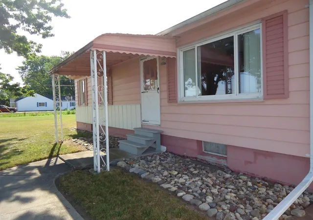 Photo 3 of Single family home for sale at 2075 S Plank Rd, Cottrellville, MI 48039 | MLS# 58050216646 | Listing updated on 2026-09-02