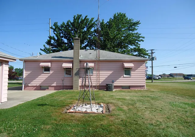 Photo 4 of Single family home for sale at 2075 S Plank Rd, Cottrellville, MI 48039 | MLS# 58050216646 | Listing updated on 2026-09-02