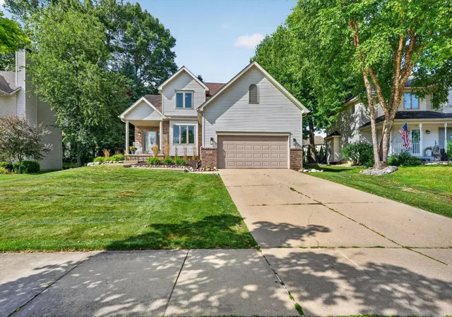 Photo 1 of Sale Pending at 842 Northern Ridge Dr, Brighton, MI 48116 | MLS# 65026039341 | Listing updated on 2026-08-13