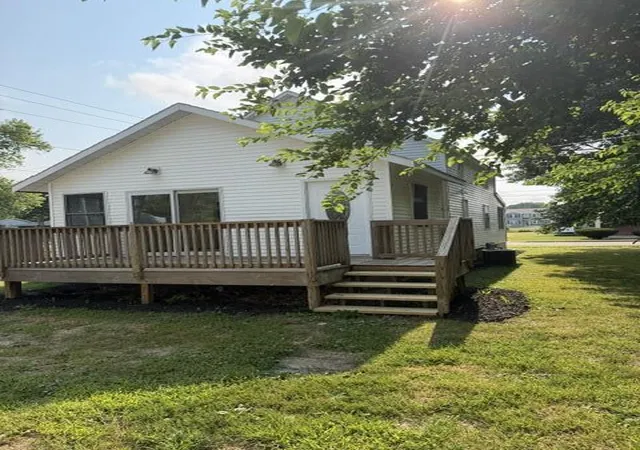 2nd image of 335 S Pleasant St, Watervliet, MI 49098 | MLS# 69026039344