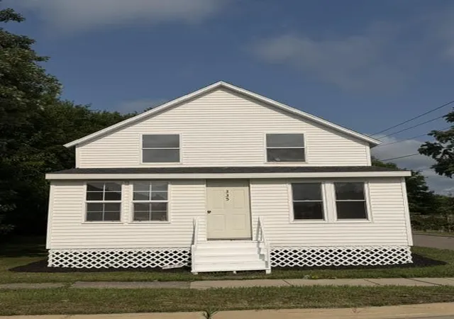 Photo 3 of Single family home for sale at 335 S Pleasant St, Watervliet, MI 49098 | MLS# 69026039344 | Listing updated on 2026-08-28