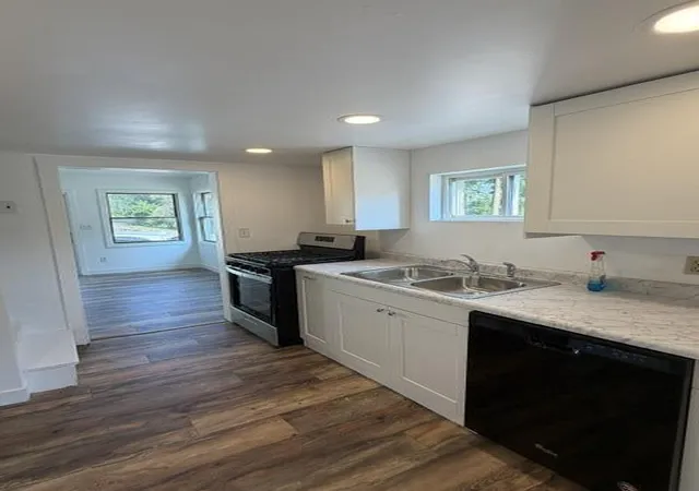 Photo 4 of Single family home for sale at 335 S Pleasant St, Watervliet, MI 49098 | MLS# 69026039344 | Listing updated on 2026-08-28