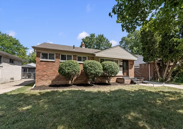 Photo 2 of Single family home for sale at 18305 Marquette St, Roseville, MI 48066 | MLS# 81026039368 | Listing updated on 2026-09-09