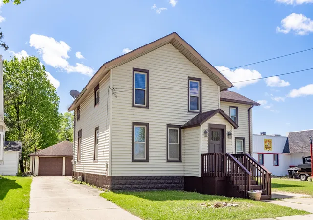 Photo 2 of Single family home for sale at 212 E Allegan St, Otsego, MI 49078 | MLS# 66026039367 | Listing updated on 2026-08-25