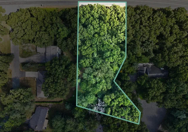 71st image of 8047 Oak Hill Dr, Kalamazoo, MI 49009 | MLS# 66026039356