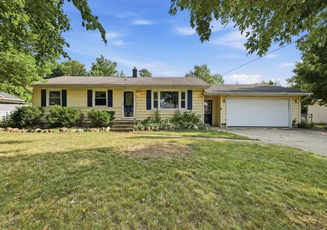 1st image of 1870 Richard St, Jenison, MI 49428 | MLS# 65026039369