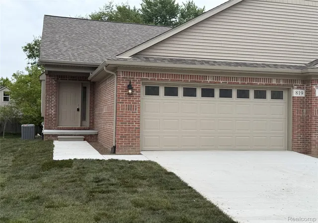 Condo for sale at 819 Chelsea Ridge Ct, Howell, MI 48843 | MLS# 20261059332