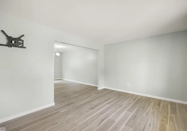4th image of 14514 Kerner Dr, Sterling Heights, MI 48313 | MLS# 58050216656