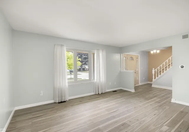 5th image of 14514 Kerner Dr, Sterling Heights, MI 48313 | MLS# 58050216656